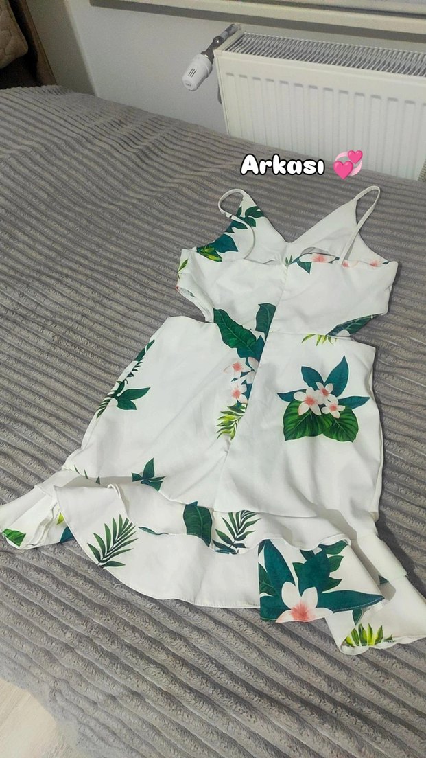 Beyaz Çiçekli Mini  Elbise - Görsel 5