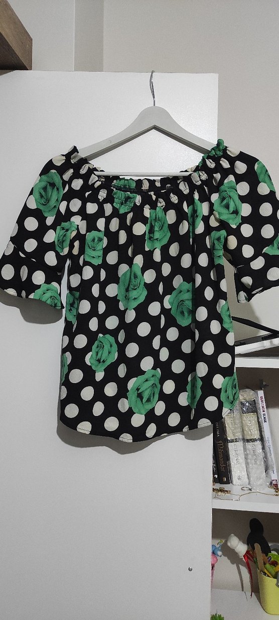 Yeşil Çiçekli Puantiyeli  Bluz - Görsel 3