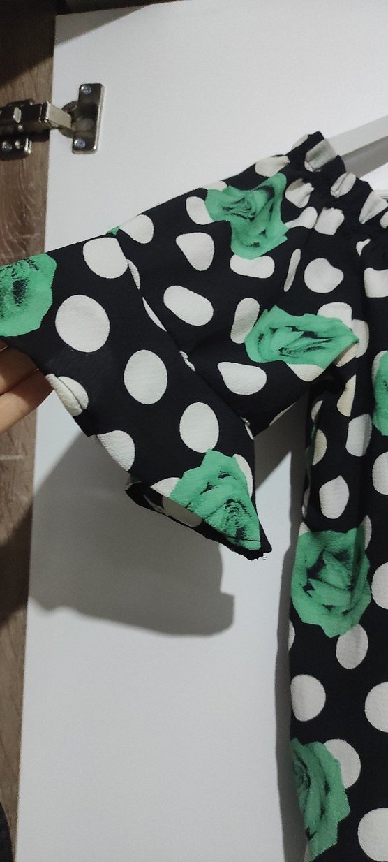 Yeşil Çiçekli Puantiyeli  Bluz - Görsel 4