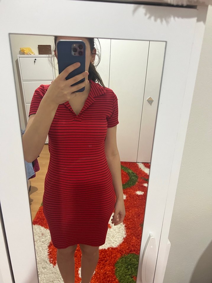 Kısa Kollu Kırmızı Çizgili Mini Elbise - Görsel 2