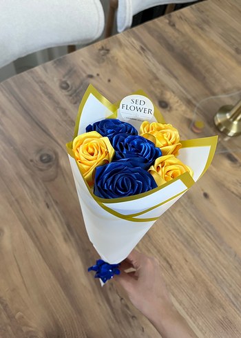 Çiçek Sarı ve Mavi Fenerbahçeli çiçek buketi