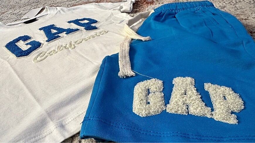 Gap mavi takım
