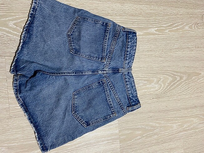 32 Beden mavi Renk Zara şort