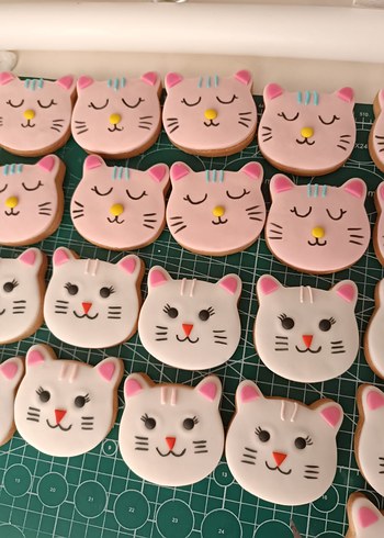 Kedi Yüzü Şeklinde Dekoratif Kurabiyeler