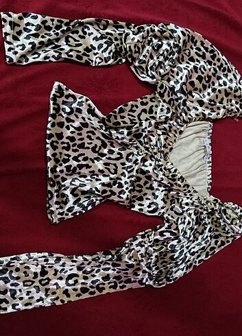 Leopar Desenli Kadife Crop Bluz 