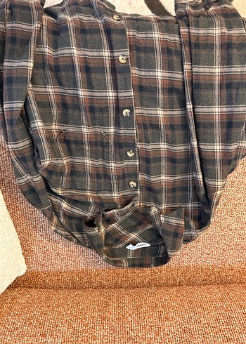 Düğmeli Kahverengi Kadın Gömlek - Görsel 2