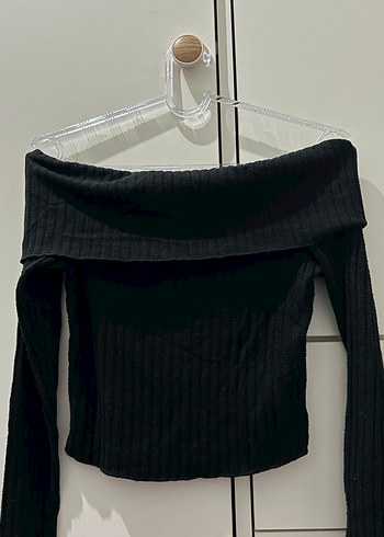 BERSHKA 
Siyah Triko Kayık Yaka Kadın Bluz - Görsel 2