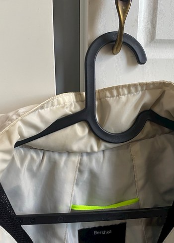 Bershka siyah yağmurluk - Görsel 3