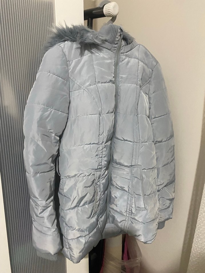 Gri Kadın Kışlık Kürklü Mont
pazarlık payı vardır - Görsel 2