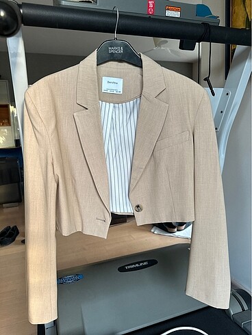 Bershka Kısa blazer