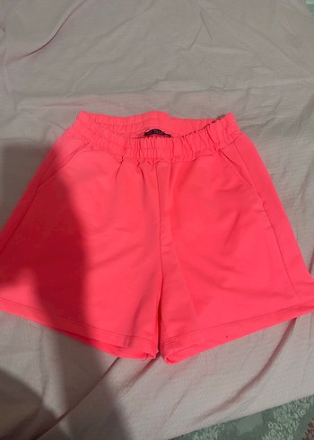 LC Waikiki Pembe Rahat Kesim Mini Şort