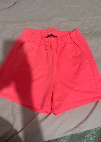 Pembe Rahat Kesim Mini Şort