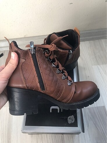 37 Beden Bot ayakabı