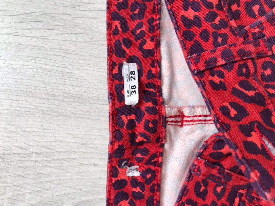 Kadın Kırmızı Leopar Desenli Kumaş Pantolon - Görsel 2