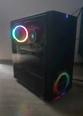 Siyah RGB Işıklı Masaüstü Bilgisayar