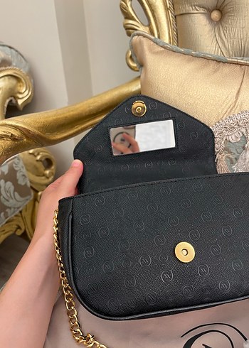 Zara Zincir Detaylı Siyah Yılan Derisi Desenli Kadın Çanta