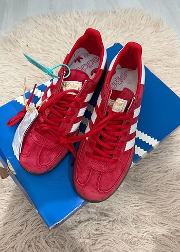 Kırmızı Adidas Kadın Spor Ayakkabı