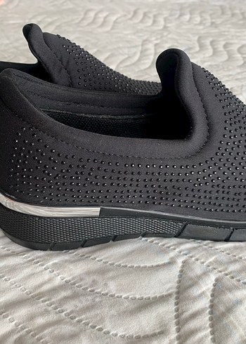 Siyah Elastik Dolgu Topuklu Kadın Spor Ayakkabı
