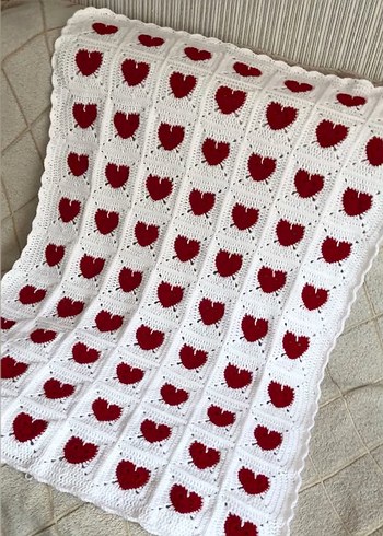 Kırmızı Beyaz Kalp Desenli Kareli Battaniye - Görsel 2