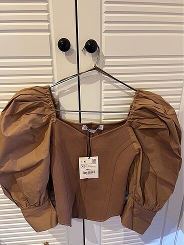 Zara büstiyer