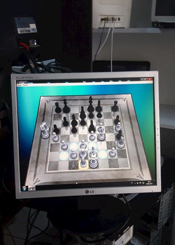 17 inç Monitör LG Temiz Vga+Power  Kablosu Var - Görsel 2