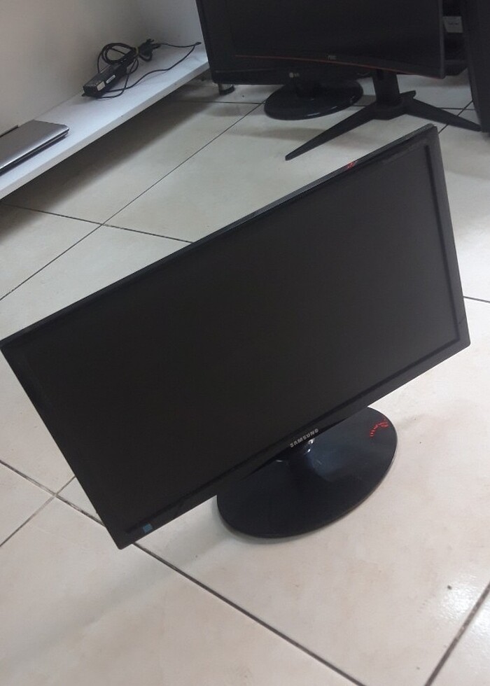 22 inç Monitör Saglam - Görsel 2