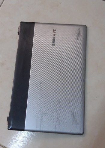 Samsung Samsung 300e NP300E5A Ekran Arka Kasa