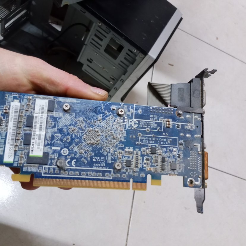1 GB HD5570 SAPPHİRE Ekran Kartı Saglam - Görsel 3