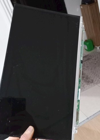 15.6 40 Pin Slim LED Ekran Sağ Altta Defo Var Çizik - Görsel 2