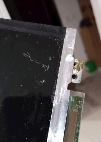 15.6 40 Pin Slim LED Ekran Sağ Altta Defo Var Çizik - Görsel 3