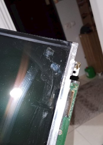 15.6 40 Pin Slim LED Ekran Sağ Altta Defo Var Çizik - Görsel 4