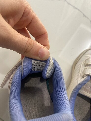 25 Beden beyaz Renk Adidas spor ayakkabı