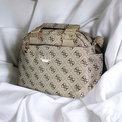 GUESS BEJ MODEL