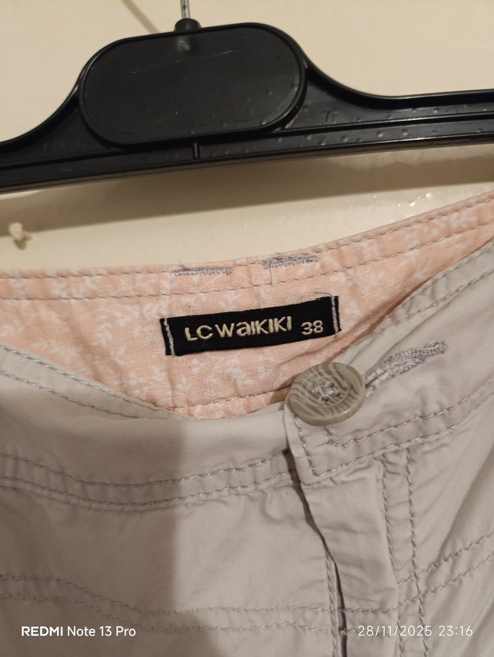 LCW Gri Keten Kemerli Şort(38) - Görsel 4