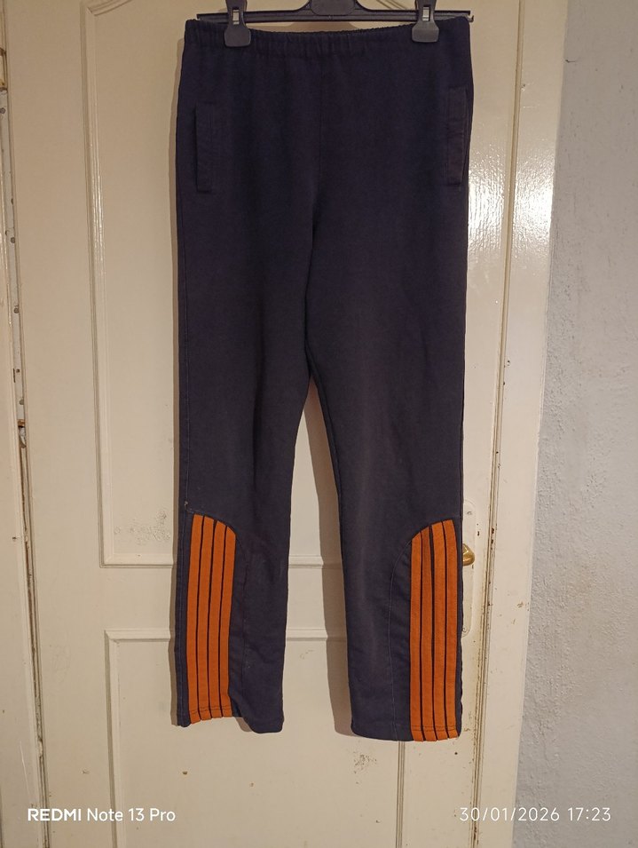 Mavi Koyu Renkli Piliseli kadın Eşofman - Görsel 2