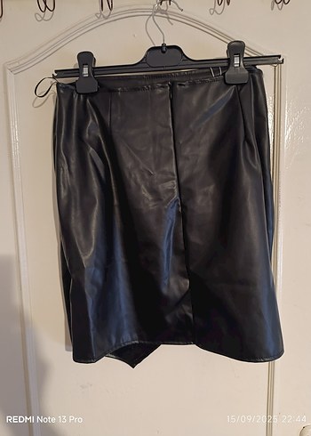 Diğer poçket F. Drapeli Siyah Deri Midi Etek(XL)