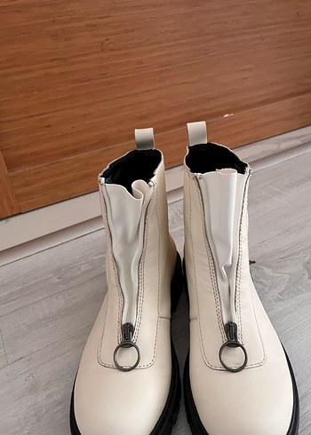 Beyaz Minimalist Kadın Deri Bot - Görsel 4