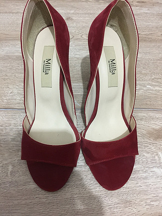 Trendyol & Milla Kırmızı dekolte ayakkabı 