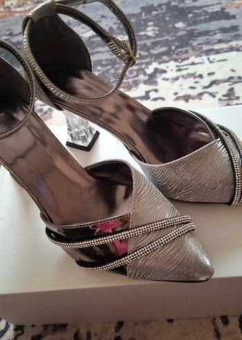 36 Beden Diger Gri Yılan Desenli Stiletto Topuklu Ayakkabı