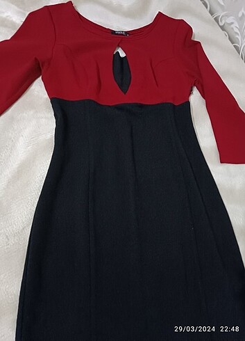 Tozlu Yaka detay kırmızı siyah elbise 