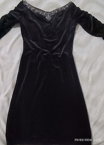 Tozlu Yaka detay siyah elbise 