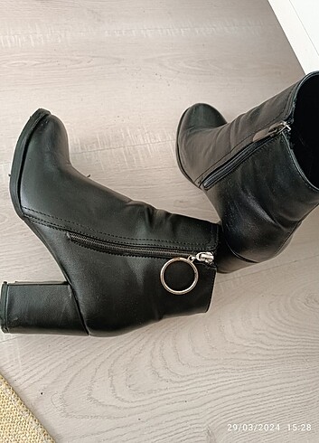 38 Beden siyah Renk Topuklu bootie