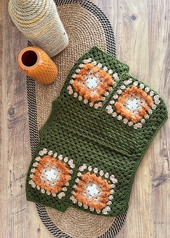 Nakışlı Örgü kadın yelek 36-38 beden uyumlu - Görsel 3