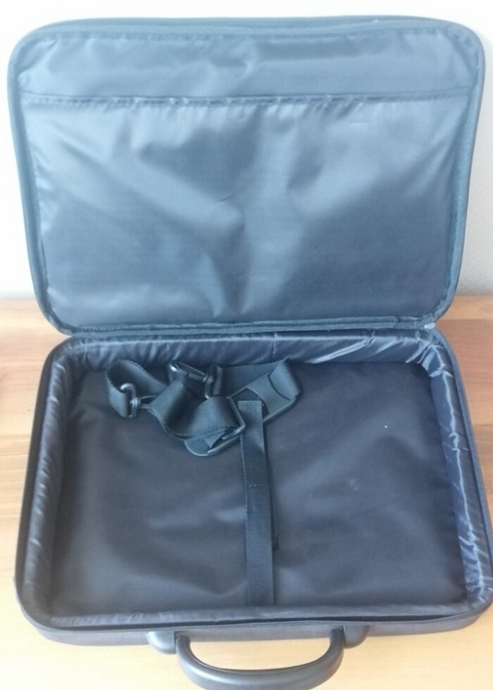 Laptop ve evrak cantasi  - Görsel 3