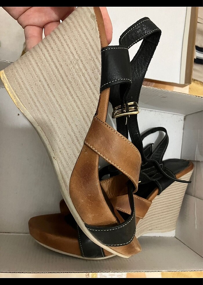 Dolgu topuk ayakkabı - Görsel 2