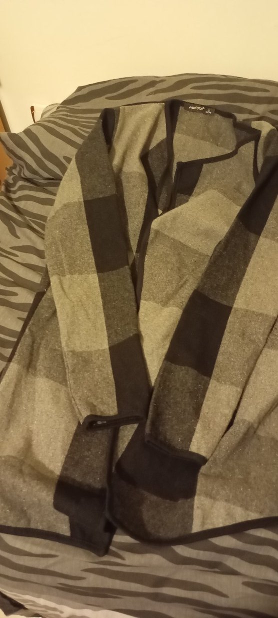 Gri Baskılı  hırka - Görsel 2