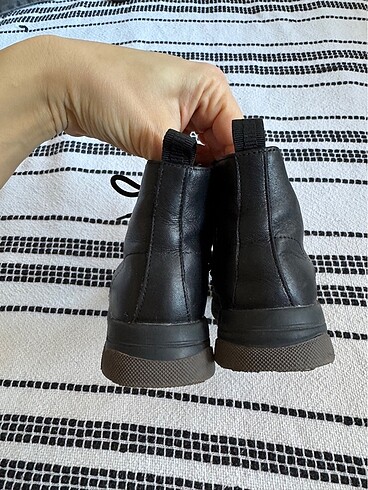 26 Beden siyah Renk ZARA BOT
