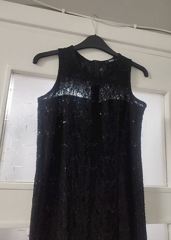 Siyah Dantel Detaylı Uzun V Yaka Abiye Elbise - Görsel 3