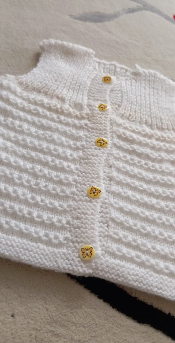 Kız Çocuk Beyaz Örgü Kolsuz Hırka - Görsel 2