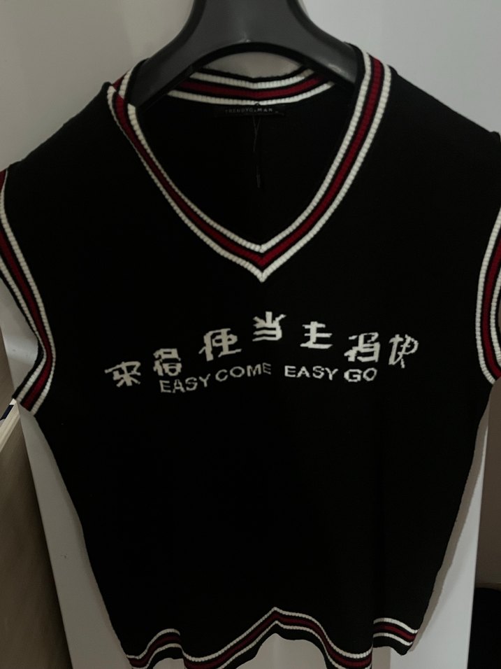 Siyah V Yakalı Kısa Kollu Triko Süveter - Görsel 2